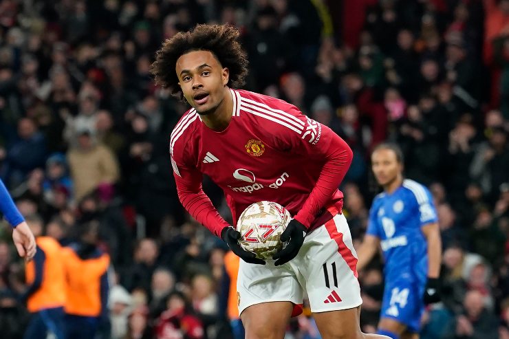 Joshua Zirkzee esulta dopo il gol con la maglia del Manchester United