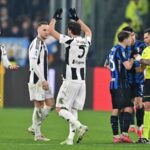 calciatori in campo durante Inter-Juventus dello scorso anno