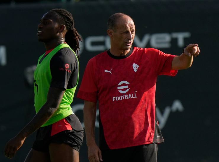 Allegri insieme a Leao