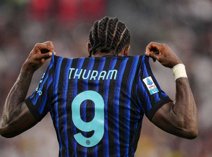 Thuram esulta dopo una rete