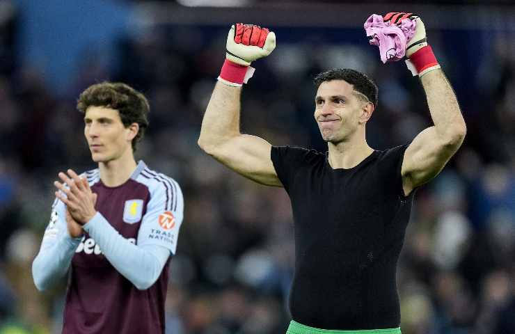 Pau Torres ed Emiliano Martinez