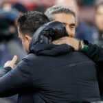 Xavi abbraccia Valverde