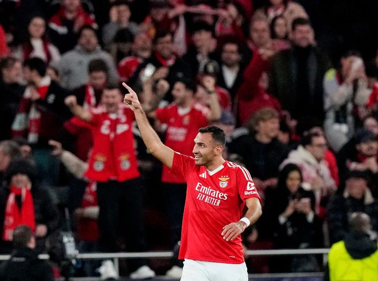 Pavlidis esulta insieme ai compagni