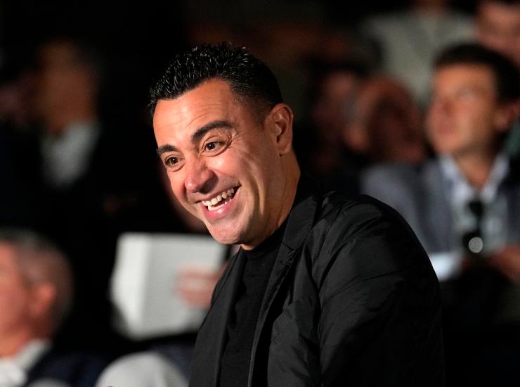 Xavi sorridente ad un evento