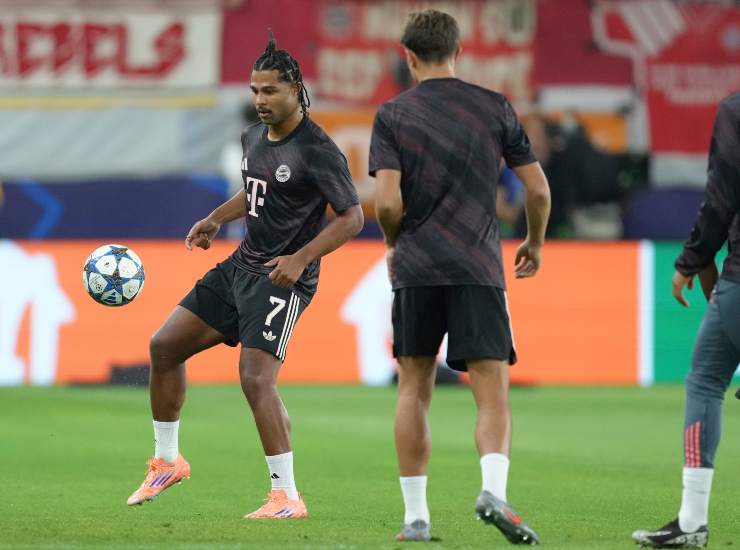Gnabry durante un riscaldamento