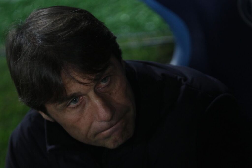 Conte vince la panchina d'oro e torna sulle lamentele